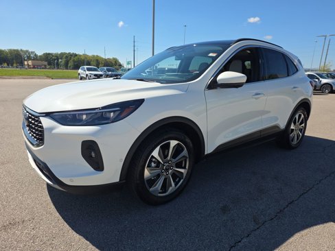Used 2024 Ford Escape Platinum w/ Premium Technology Package image 3