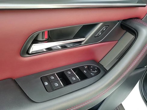 Certified 2025 MAZDA CX-70 Plug-In Hybrid w/ Premium Plus image 15