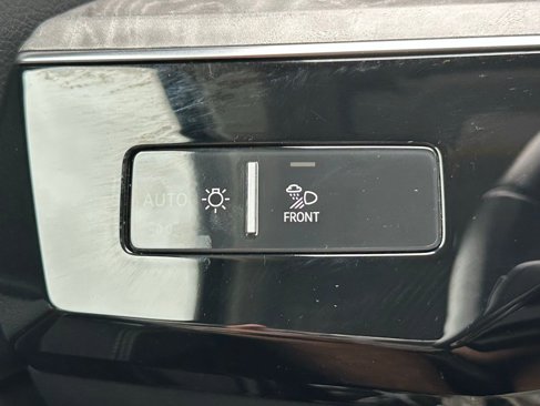 Used 2024 Audi Q8 e-tron Premium Plus w/ Premium Plus Package image 54