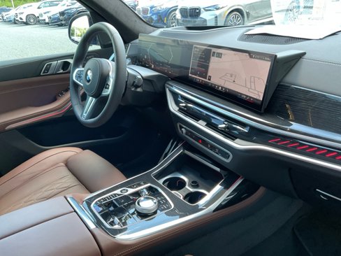 New 2026 BMW X7 M60i image 32
