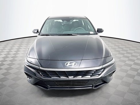 Certified 2025 Hyundai Elantra Sport image 2