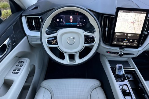 New 2026 Volvo XC60 B5 Ultra w/ Protection Package Premier image 12