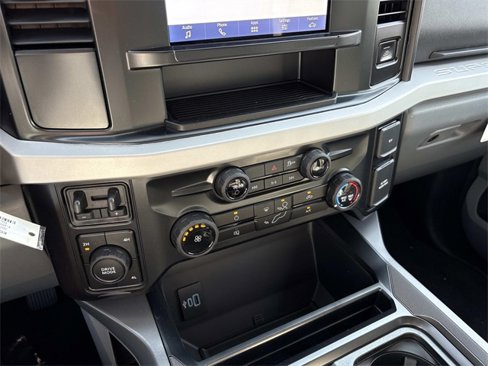 New 2026 Ford F350 XLT image 28