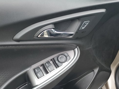 Used 2024 Chevrolet Malibu LT image 18