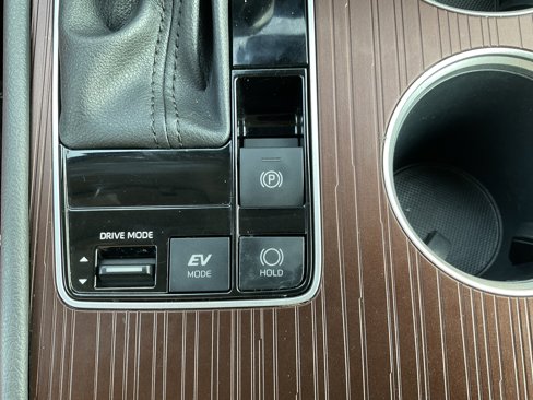 Used 2024 Toyota Sienna XLE image 15