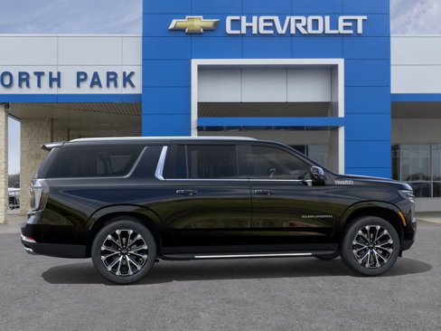 New 2026 Chevrolet Suburban High Country image 5