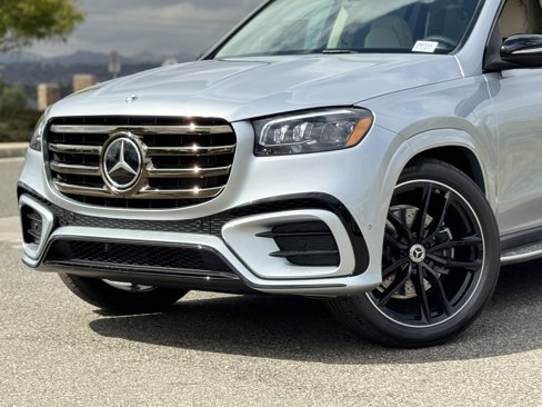 New 2026 Mercedes-Benz GLS 450 4MATIC image 3