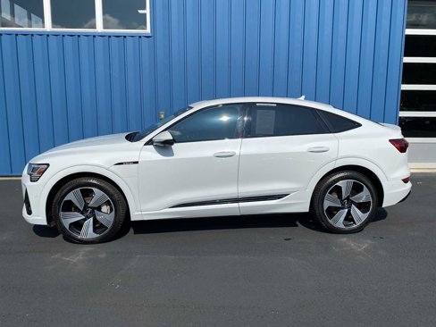 Used 2021 Audi e-tron Prestige w/ Prestige Package image 12