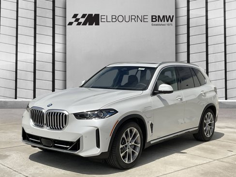 New 2026 BMW X5 xDrive50e w/ Premium Package image 3
