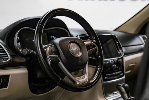 Used 2020 Jeep Grand Cherokee Limited image 21