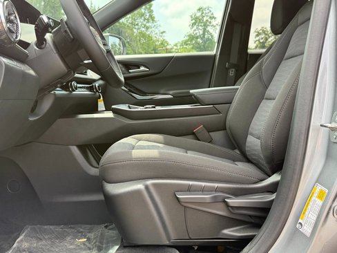 New 2026 Chevrolet Equinox LT w/ LPO, Floor Liner Package image 18