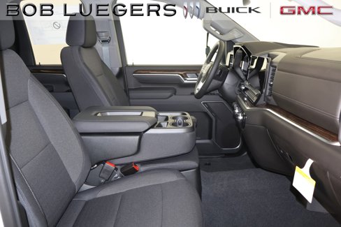 New 2026 GMC Sierra 2500 SLE w/ SLE Value Package; image 18