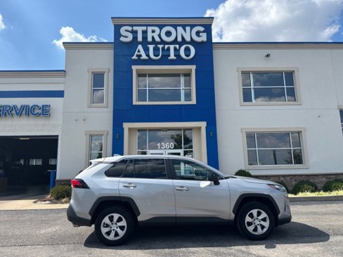 Used 2024 Toyota RAV4 LE image 18
