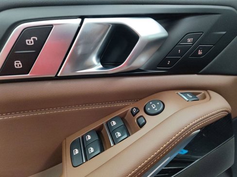 New 2026 BMW X5 M60i image 12