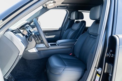 New 2025 Land Rover Range Rover SV image 14