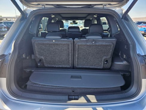 Used 2022 Volkswagen Tiguan SE R-Line image 16