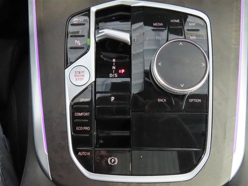 Used 2024 BMW X5 sDrive40i w/ Premium Package image 32