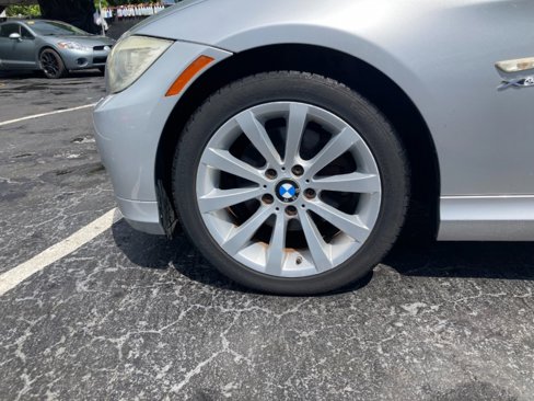 Used 2011 BMW 328i xDrive Sedan image 4