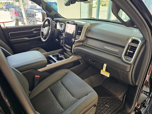 New 2026 RAM 1500 4x4 Crew Cab image 24