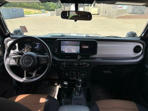 Used 2024 Jeep Gladiator Sport image 21