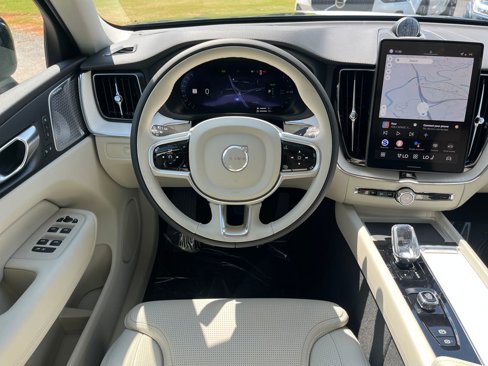 New 2026 Volvo XC60 T8 Ultra image 17
