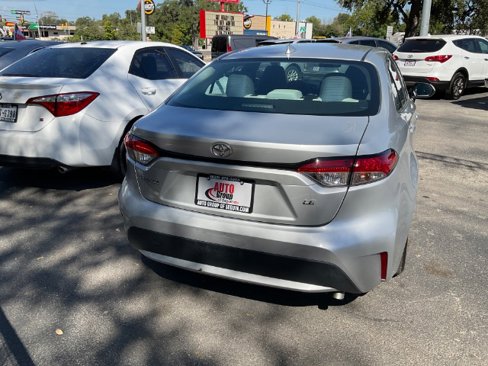 Used 2021 Toyota Corolla LE image 6
