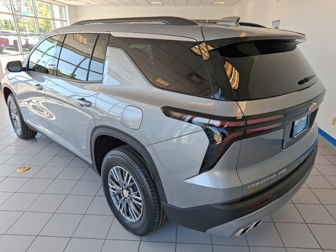 New 2026 Chevrolet Traverse LT image 3