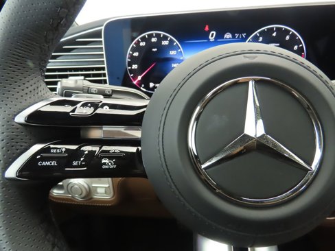 New 2026 Mercedes-Benz GLS 580 4MATIC image 12