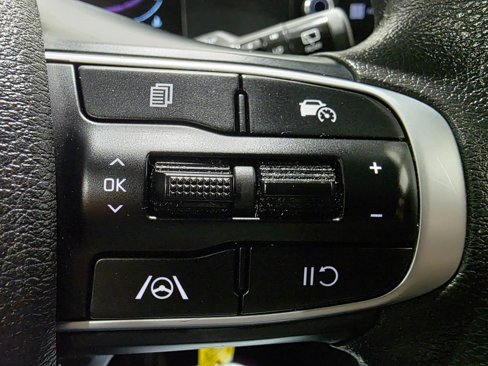Used 2023 Kia Sportage LX image 6