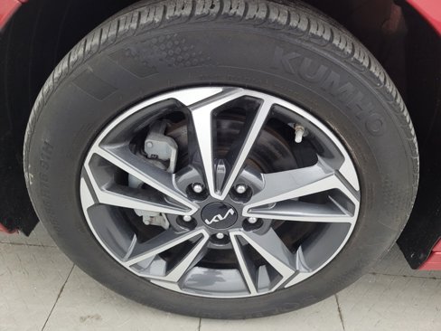 Used 2023 Kia Forte LXS image 31