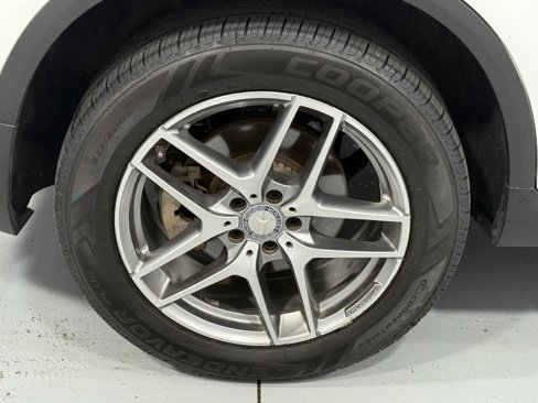 Used 2016 Mercedes-Benz GLC 300 4MATIC image 33