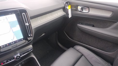 New 2025 Volvo XC40 B5 Ultra w/ Climate Package image 24