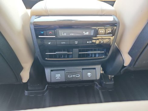 Used 2023 Acura MDX SH-AWD w/ Advance Package image 30