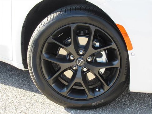 New 2026 Chrysler Pacifica Limited w/ S Appearance Package image 7