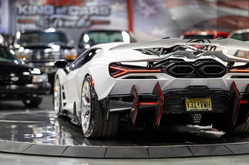 Used 2024 Lamborghini Revuelto image 29