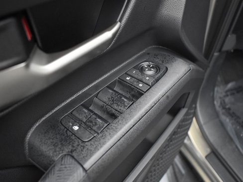 Used 2025 Toyota Tacoma TRD Off-Road image 9
