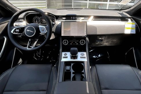 New 2026 Jaguar F-PACE R-Dynamic S image 5