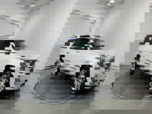 Used 2020 Cadillac Escalade ESV Platinum image 2