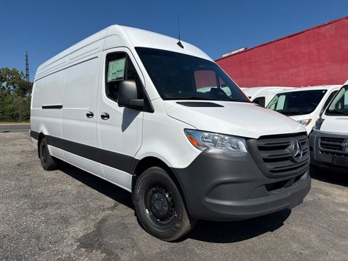 Used 2025 Mercedes-Benz Sprinter 2500 image 11