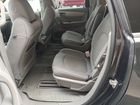 Used 2016 Chevrolet Traverse LT w/ Style and Technology Package image 9