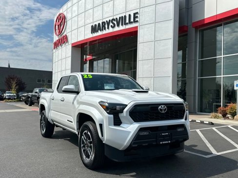 Certified 2025 Toyota Tacoma TRD Sport image 1