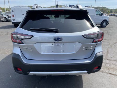 New 2025 Subaru Outback Touring XT image 4