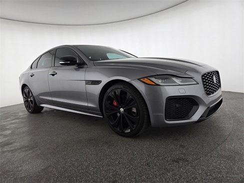 Certified 2024 Jaguar XF R-Dynamic SE image 15