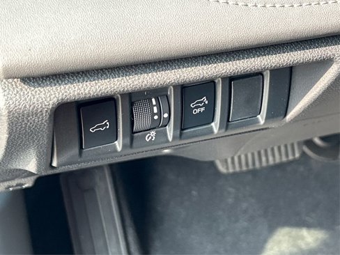 New 2025 Subaru Outback Limited image 40