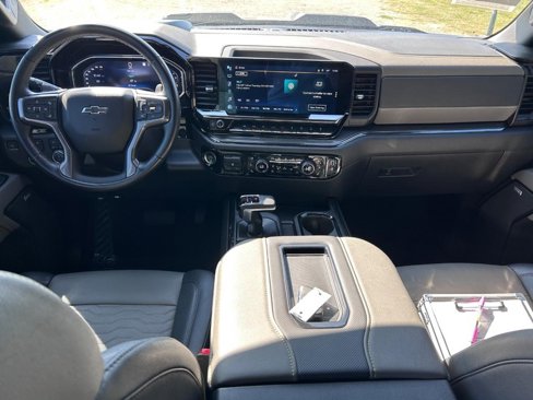 Used 2022 Chevrolet Silverado 1500 ZR2 w/ Technology Package image 10
