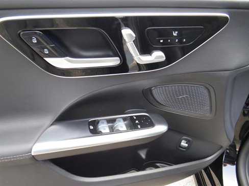 Used 2025 Mercedes-Benz C 300 4MATIC Sedan image 8