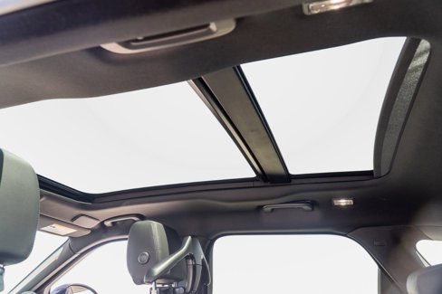 New 2026 Land Rover Range Rover Velar Dynamic SE image 26