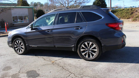 Used 2017 Subaru Outback 2.5i Limited image 1