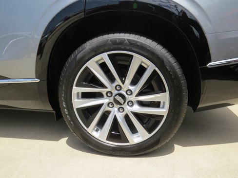 New 2026 Cadillac Vistiq Luxury w/ LPO, Floor Liner Package image 10
