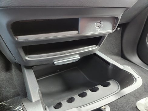 New 2026 Chrysler Voyager LX image 7